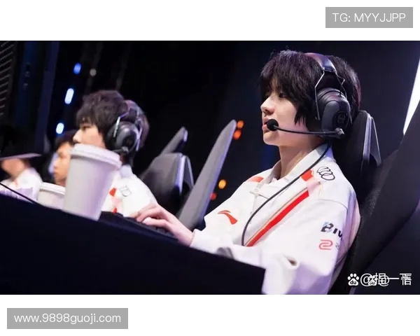 TES团队协作在世界大师赛中的精彩表现与战术分析